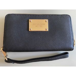 Michael Kors Wristlet